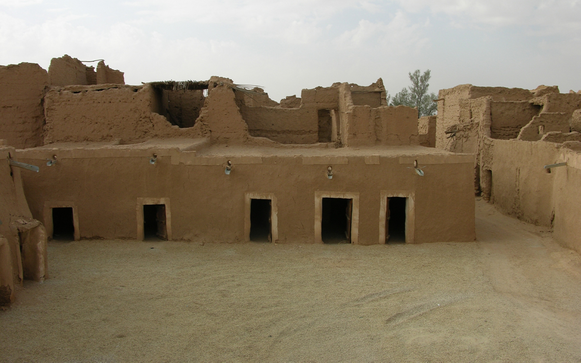 Archaeological mud houses in Uyun al-Jawa Governorate in Qassim Province. King Abdulaziz Foundation for Research and Archives (Darah)