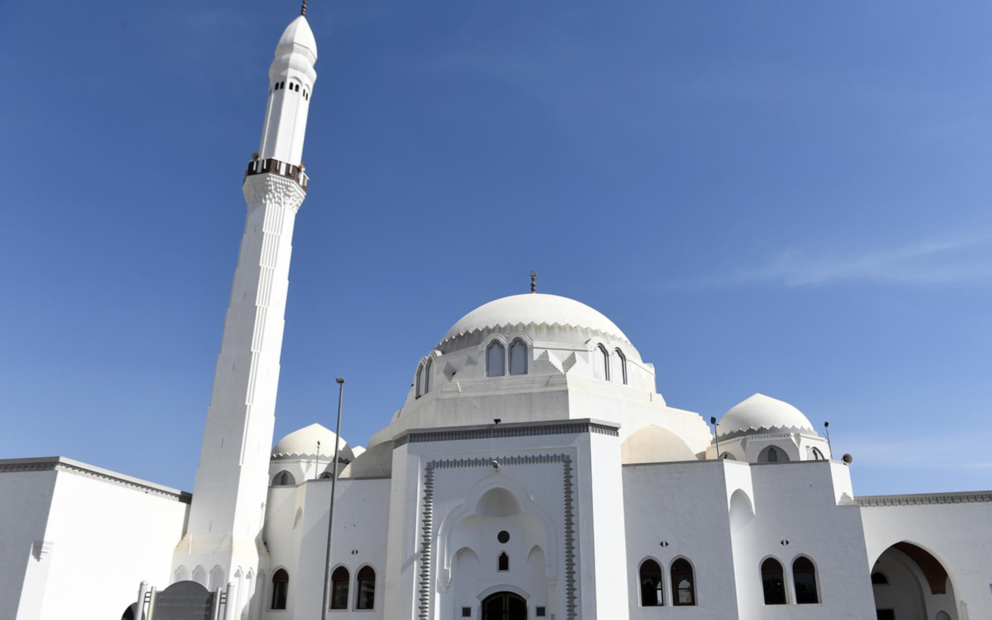 A picture from the outside of the historic al-Jumuah Mosque in al-Madinah al-Munawwarah. (SPA)