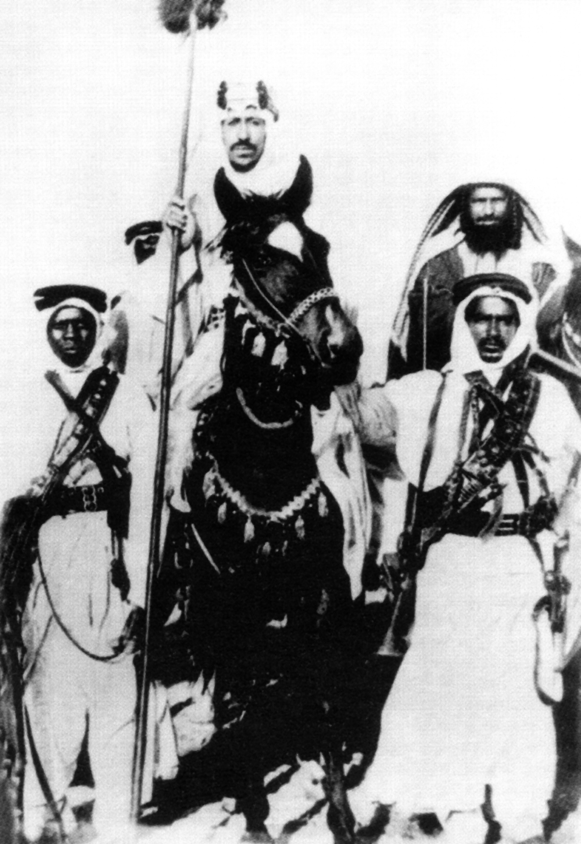 King Saud Bin Abdulaziz during his participation in one of the battles of the unification of the Kingdom. King Abdulaziz Foundation for Research and Archives (Darah)