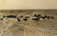 An old photo of Abu Hadriya Oil Well. (King Abdulaziz Foundation for Research and Archives (Darah))