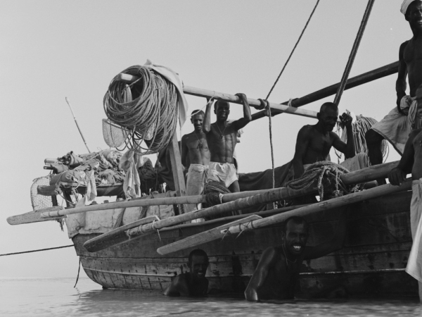 An old photo documenting the shipmaster profession to manage and lead ships in the sea (Darah).