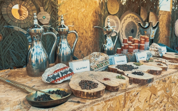 A picture showing the diversity in Saudi coffee preparation methods in the Kingdom. (Saudipedia)