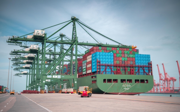 Container handling at King Abdulaziz Port in Dammam. (SPA)