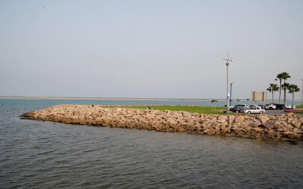 Al Nakheel Beach overlooking the Arabian Gulf in Jubail Governorate, east of the Kingdom. (Saudipedia)