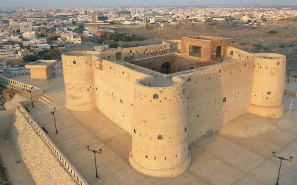 Al-Dosariyah Castle over a mountaintop in the center of Jazan City. (SPA)