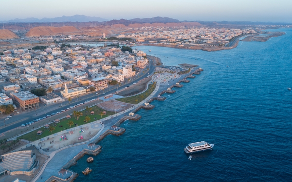 Aerial photography of the coasts of Duba Governorate. (Saudipedia)