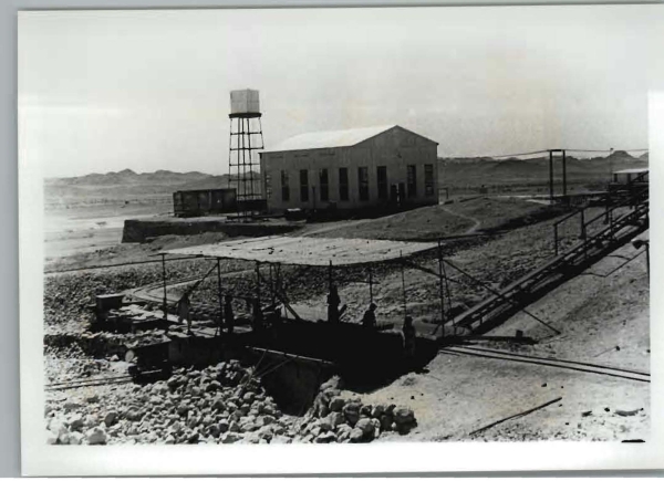 Aerial image of a gold extraction mine in Mahd adh-Dhahab Governorate. Daniel van der Meulen in 1942 King Abdulaziz Foundation for Research and Archives (Darah)