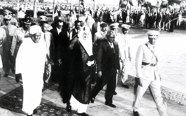 King Faisal Bin Abdulaziz on a visit to Sudan, with Sudanese President Ismail al-Azhari in 1966. King Abdulaziz Foundation for Research and Archives (Darah)