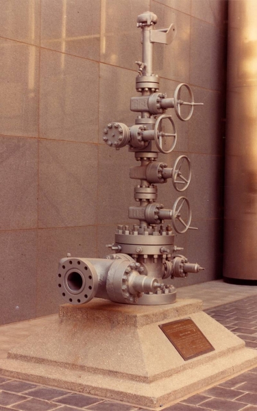 A model of Well No. Seven (al-Khair Well) at the beginning of oil extraction. King Abdulaziz Foundation for Research and Archives (Darah)