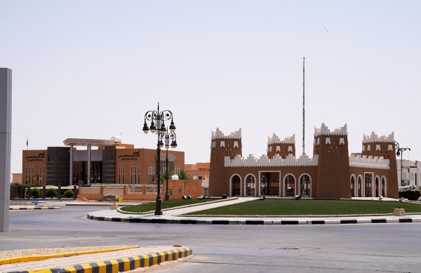 One of the roundabouts in Hawtat Bani Tamim Governorate. (Saudipedia)