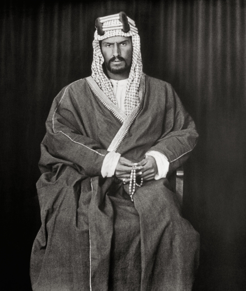 King Abdulaziz in his youth. King Abdulaziz Foundation for Research and Archives (Darah)