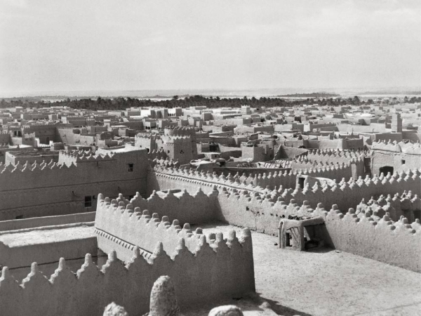 An aerial view of the city of Riyadh in 1951 King Abdulaziz Foundation for Research and Archives (Darah)