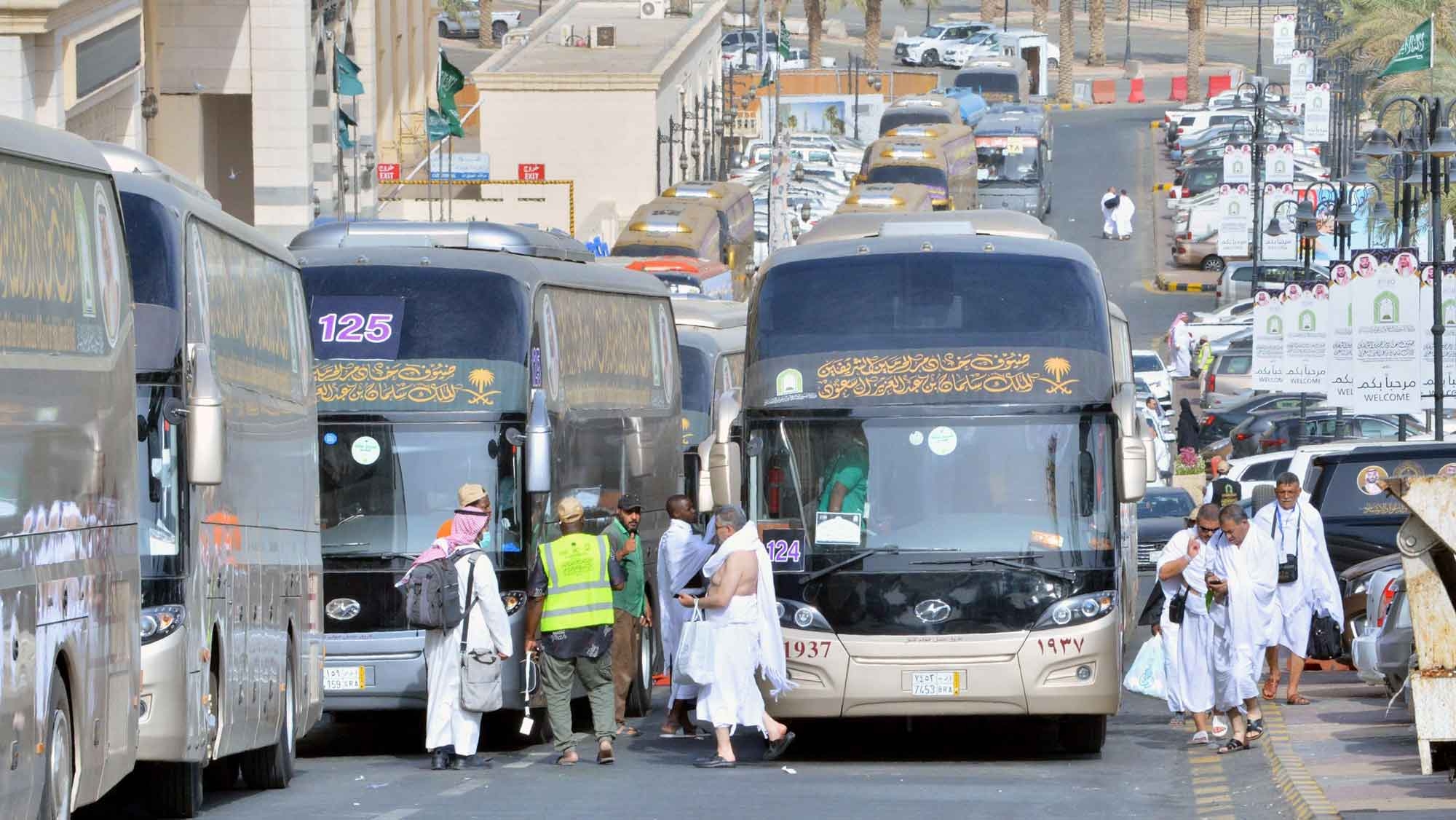 Buses transporting pilgrims of the Custodian of the Two Holy Mosques&#039; Guests Program for Hajj and Umrah. (SPA)