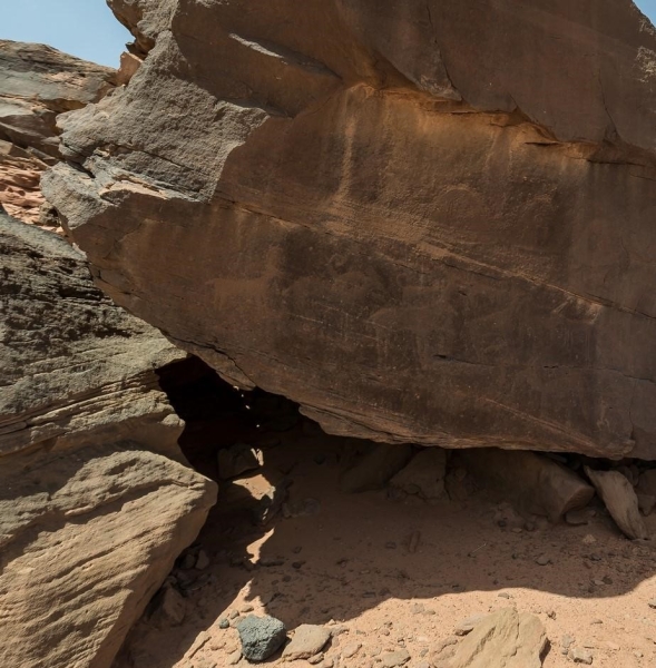 Shu&#039;fan Cave in Harrat an-Nar, south of Hail Province (SPA).