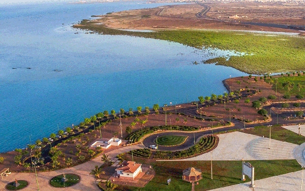 Aerial image of the Red Sea coast in Yanbu. (King Abdulaziz Foundation for Research and Archives)