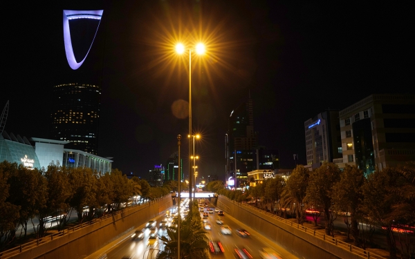 A number of cars on the streets of Riyadh. (Saudipedia)