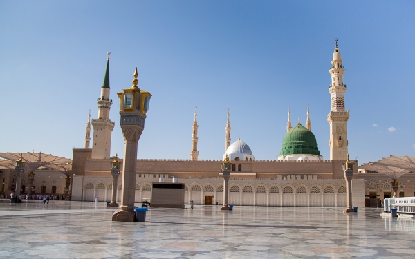 The Prophet&#039;s Mosque in al-Madinah al-Munawwarah, with its shaded courtyards. (Saudipedia)