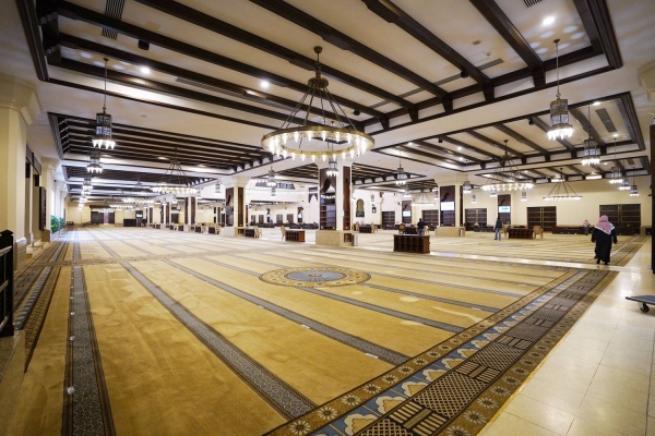 Al-Rajhi Mosque in Riyadh from the inside. (Saudipedia)