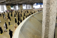 Pilgrims stoning the Jamarat amidst precautionary measures due to COVID-19 during the Hajj season of 2020. (SPA)