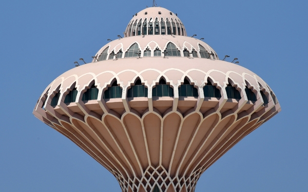 Al-Khubar Water Tower up close. (Saudipedia)