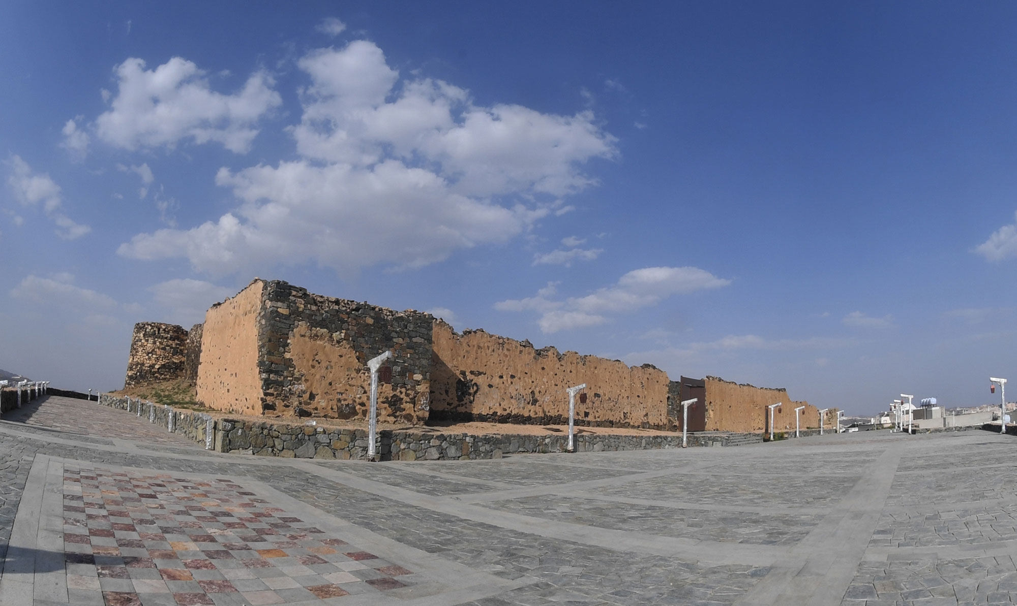 Shamsan castle in Abha. (Saudipedia)