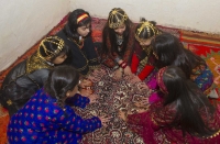 Girls playing the traditional Hada Raja game. (SPA)