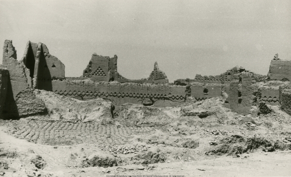 External image of Turaif Historical District in Diriyah in 1966. (King Abdulaziz Foundation for Research and Archives)