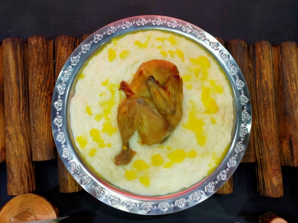 The Culinary Arts Commission selected Saleeg to be the main dish of Makkah al-Mukarramah Province. (Saudipedia)