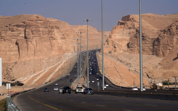 Highway Forty in Riyadh City, winding through Tuwayq Mountains. (Saudipedia)