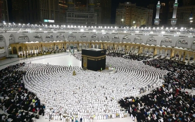 Crowds of worshipers performing Isha prayer at the Grand Mosque. (SPA)