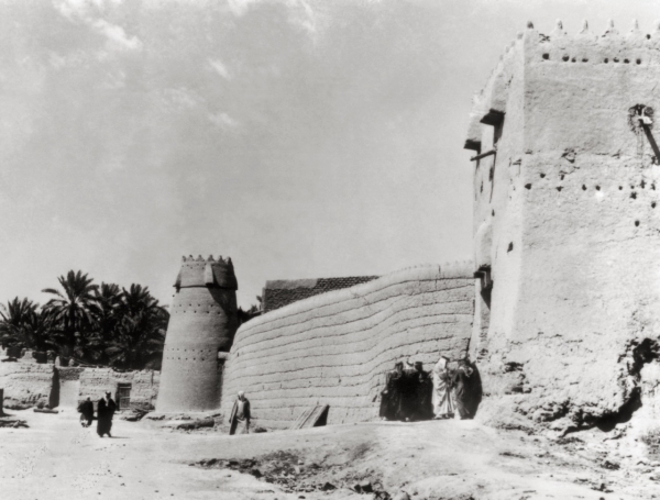 The Riyadh wall featuring Dakhna gate. (Darah Foundation)