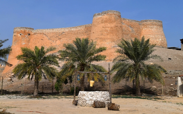 An old well near Tarout Castle. (Saudipedia)