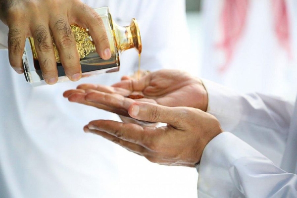 Oud oil used for perfuming al-Kaaba. (SPA)