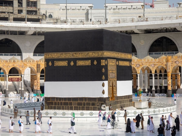 Al-Kaaba al-Musharrafa during one of the Hajj seasons. (SaudiPedia)