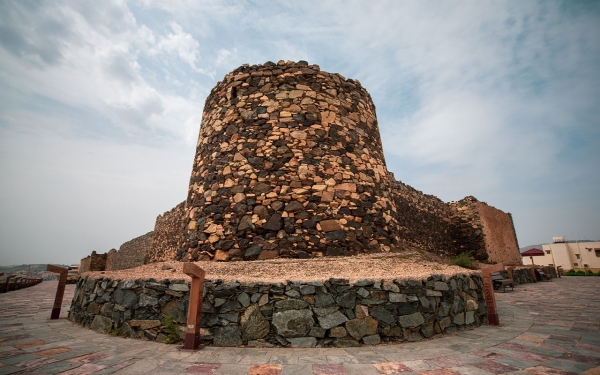 Shamsan archaeological fortress in Aseer Province. (Saudipedia)