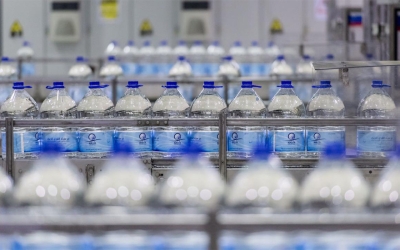 Zamzam Water bottles at the packaging factory of King Abdullah Bin Abdulaziz Project for Zamzam Water Distribution. (SPA)