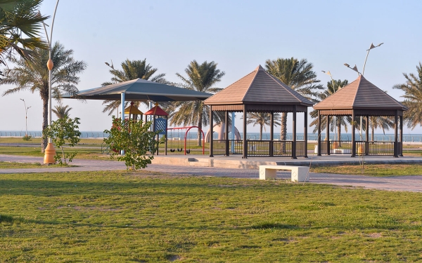 Facilities of Ras Tannurah Corniche in the Eastern Province. (Saudipedia)