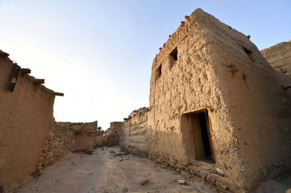 One of the archaeological landmarks in al-Ablaa Center. King Abdulaziz Foundation for Research and Archives (Darah)