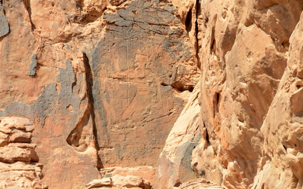 Rock engraving of a human figure at one of Hail Province's archaeological sites. (SPA)