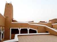 The facade of al-Zarqa Mosque in the old town of Tharmada, part of Marat Governorate in Riyadh Province. (Saudipedia)