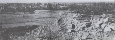 Diriyah markets, in the First Saudi State, were located on both sides of Wadi Hanifah. Gerard Leachman. 1912. (King Abdulaziz Foundation for Research and Archives (Darah))