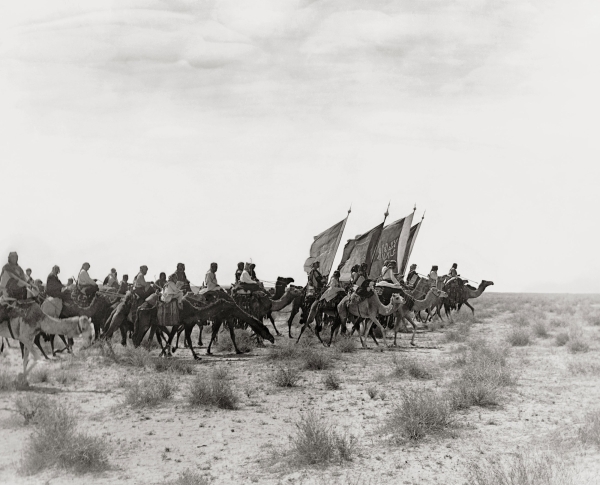 Carrying the banner was a prevailing tradition in the First and Second Saudi States and continued in the Kingdom of Saudi Arabia. (Darah)