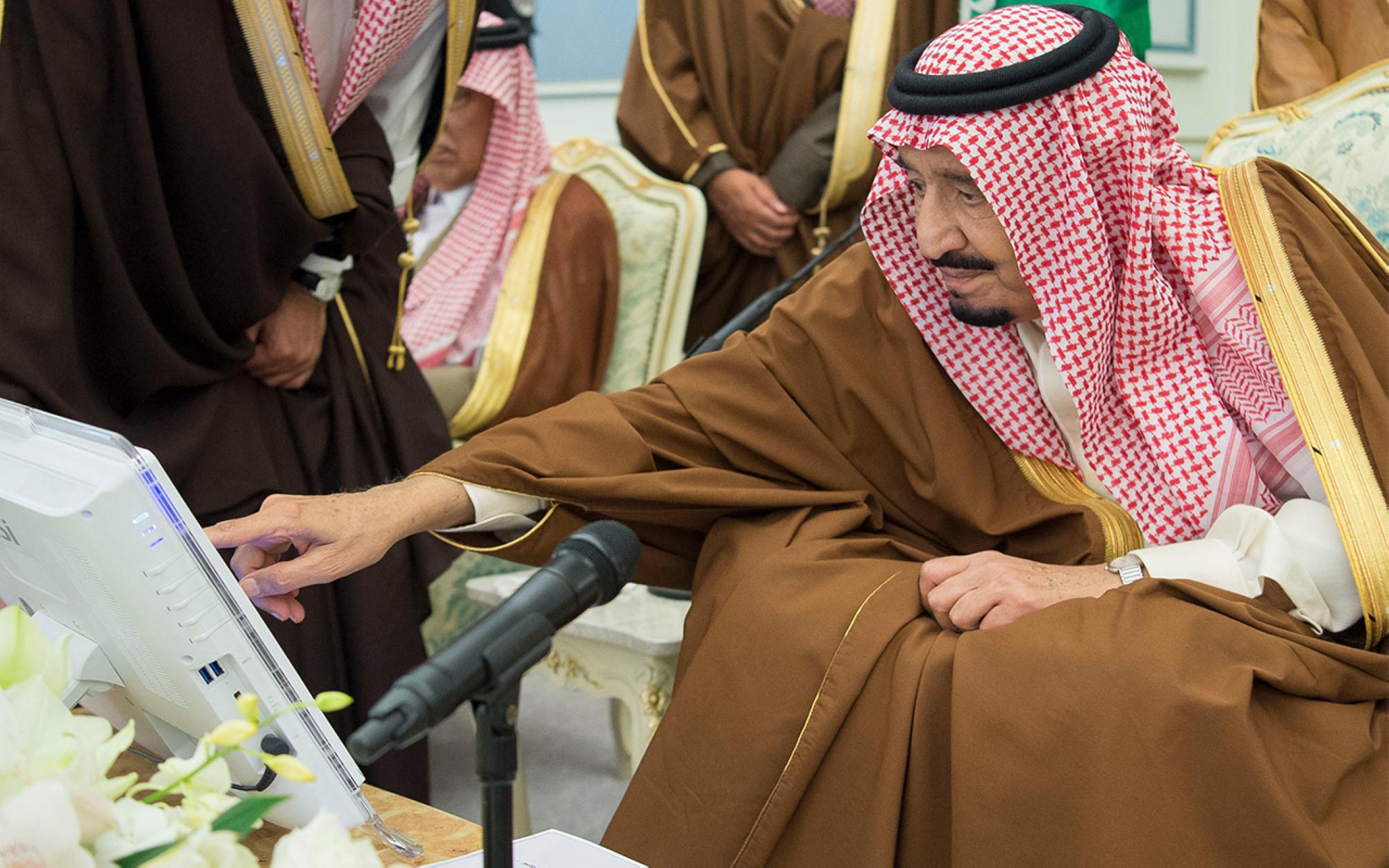 King Salman Bin Abdulaziz during his patronage of the launch ceremony for a number of Ministry of Housing projects. (SPA)