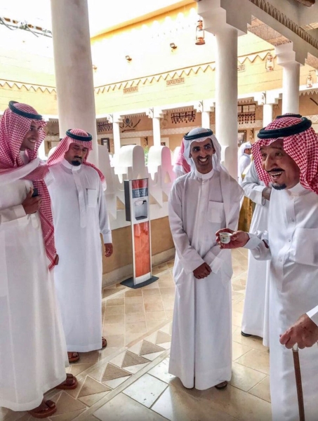 King Salman Bin Abdulaziz at al-Awja Palace. (King Abdulaziz Foundation for Research and Archives (Darah))