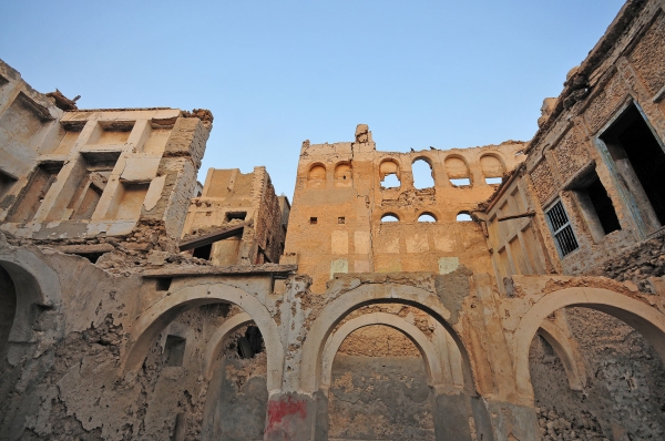 Some buildings in Al-Dirah Neighborhood in Tarout are over two hundred years old. (Photography: Mehdi Al-Saghir)
