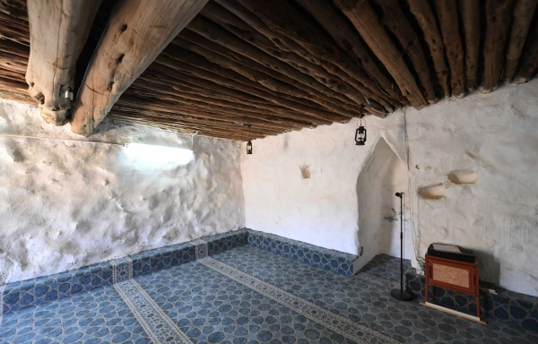The interior of al-Asirah Mosque in Bani Amr. (SPA)