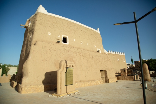 Al-Suwailem Cabin was established by Abdullah Al Suwailem, governor of al-Bukayriyah. (Saudipedia)