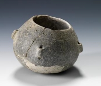 A carved soapstone pot from the third millennium BCE. (Saudi Commission for Tourism and Antiquities)