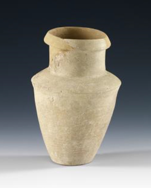 A white pottery jar belonging to the Dilmun civilization, and dating back to approximately 3000 BCE. (Saudi Commission for Tourism and Antiquities)