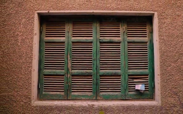 One of the windows of Prince Fahd Bin Faisal Bin Farhan Palace. (King Abdulaziz Foundation for Research and Archives (Darah))